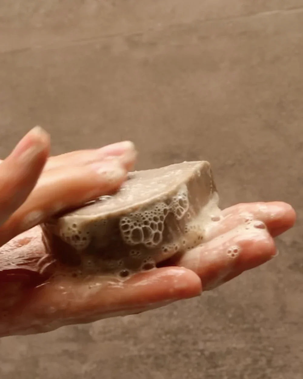 Hoe gebruik je een shampoo bar correct? De complete gids